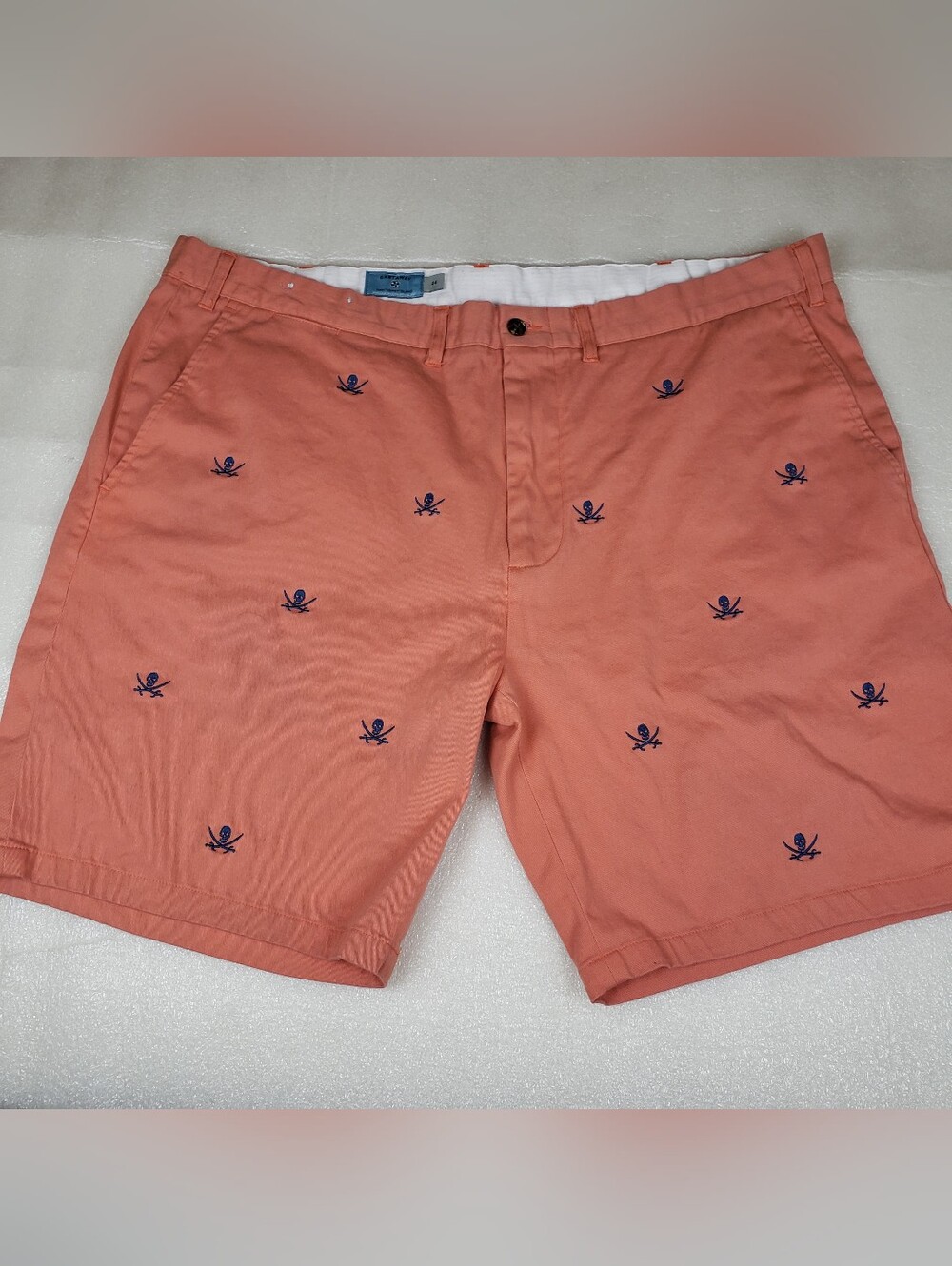 Castaway Nantucket Island Men's 44 Coral Skull Print Chino Shorts Golf Beach